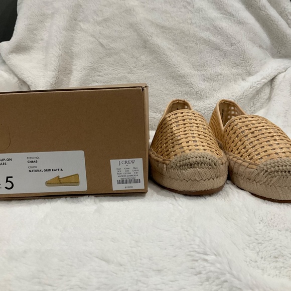 J.Crew Factory NWB Woven espadrille slip-ons flats- size 5 - Picture 3 of 3